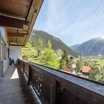 Haus Tuxerklamm 아파트